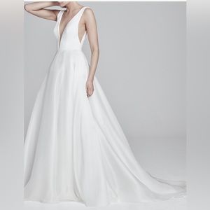 Suzanne Neville Serrano wedding gown, UK 12, American bustle